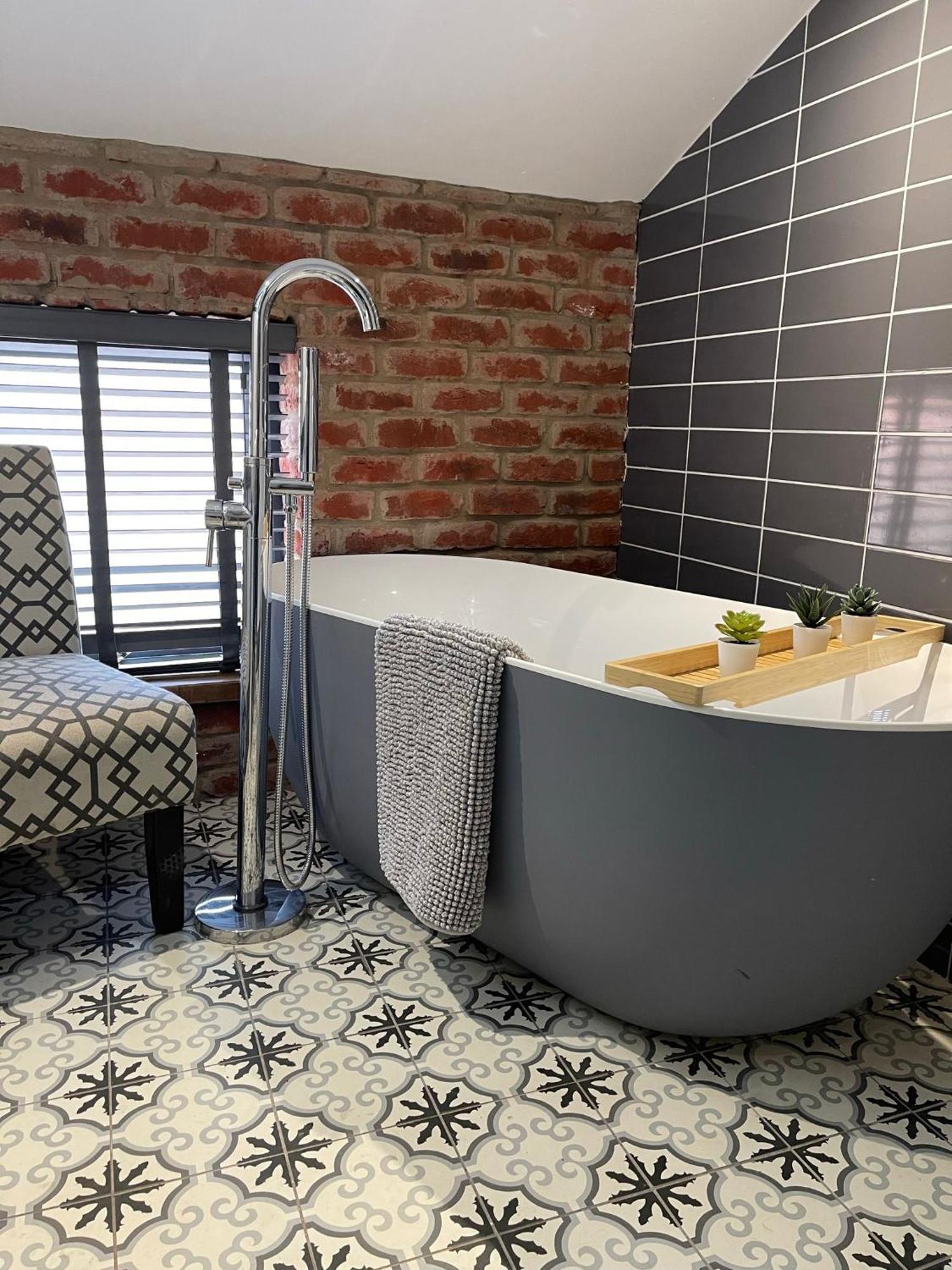Town Center Cottage With Hot Tub モーペス エクステリア 写真